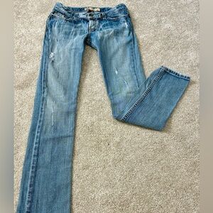 WOMEN'S BKE JEANS
Size 28